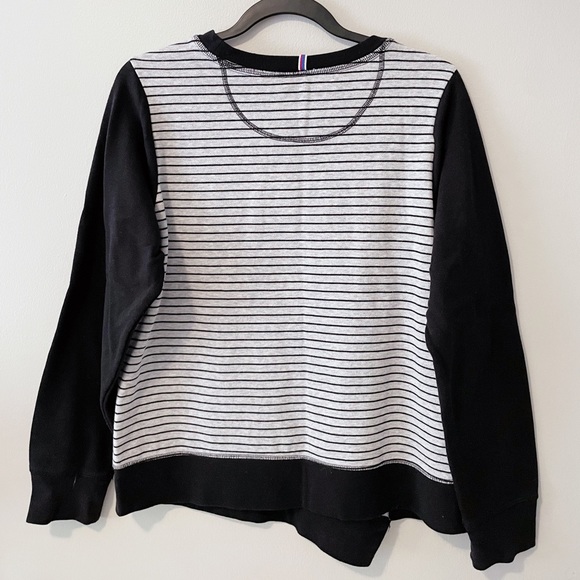 (MENS) CHAMPION | Striped Crew Neck Sweater - Picture 2 of 4